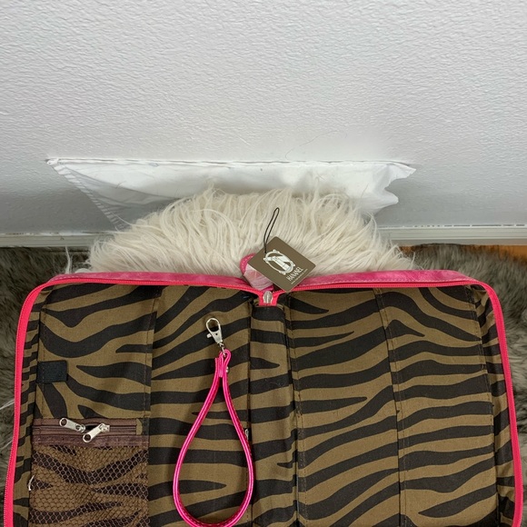 Hananel Zebra Pink Patton Rhinestone Cross Cover - Picture 3 of 3